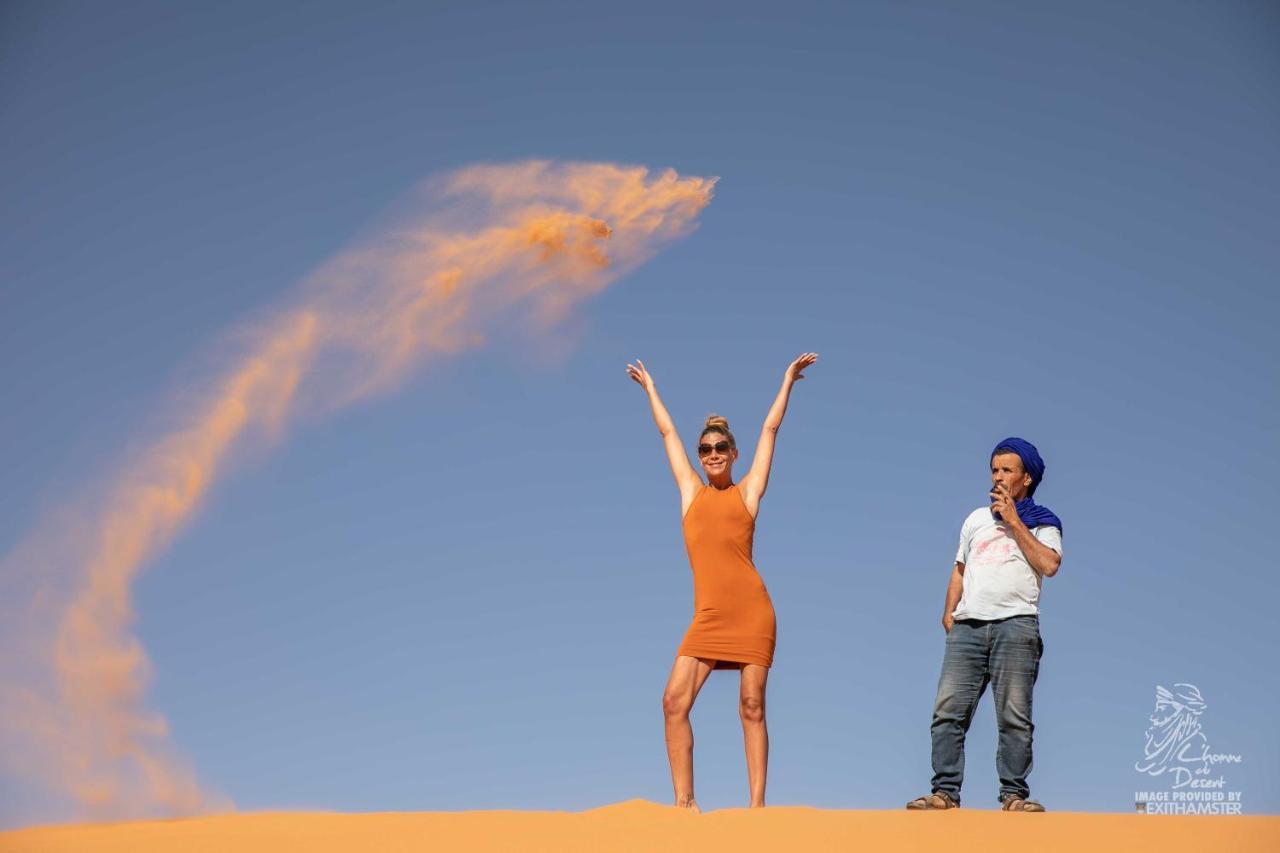 L'Homme Du Desert A Merzouga Exteriör bild