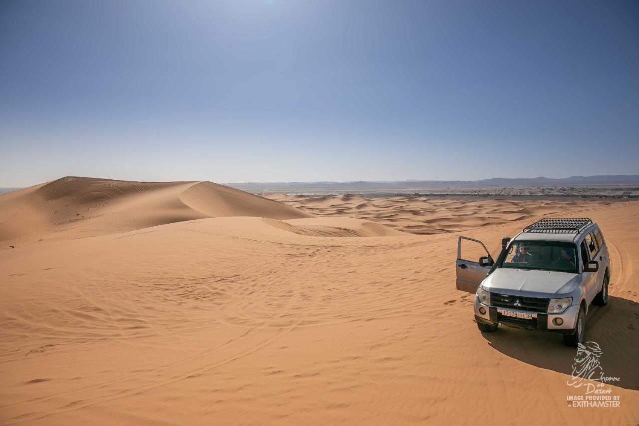 L'Homme Du Desert A Merzouga Exteriör bild